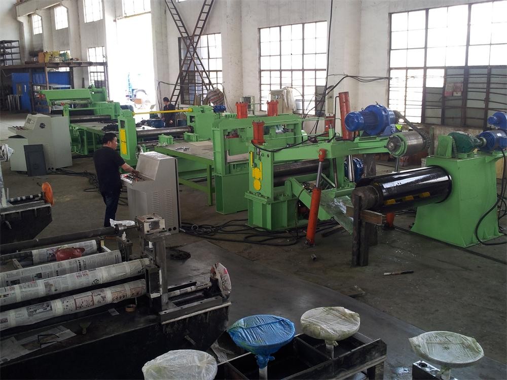 High speed 11Kw Power 0.25-1.2mm Thickness  Steel Slitting Lines Hydraulic Decoiler
