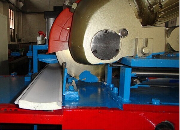 Customize Insulated PU Roller Shutter Door Roll Forming Machine With Chain Transmission