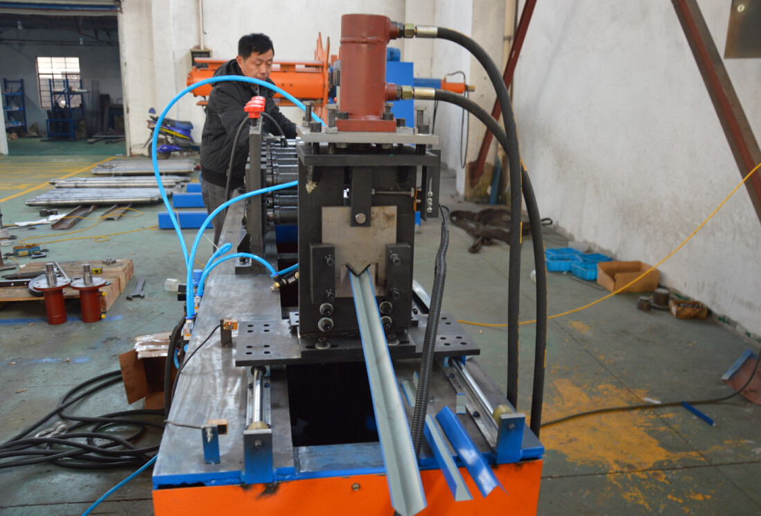 High Speed Colour Steel Angle Profile Making Machine , metal roll forming systems