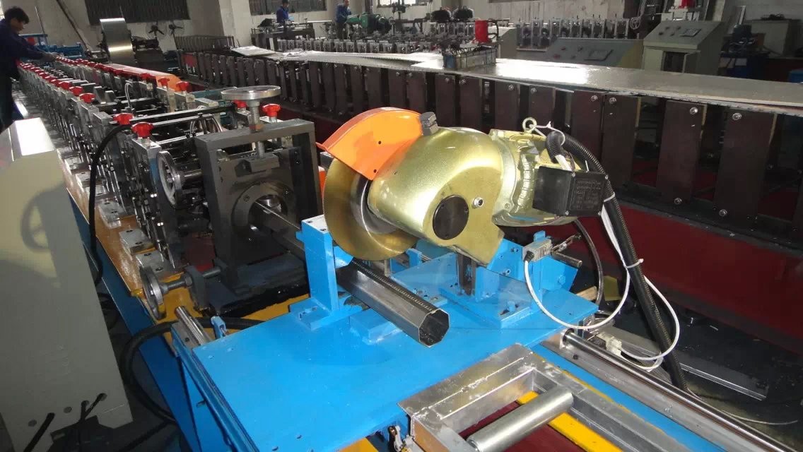 22 Forming Stations Octagonal Tube Making Machine Continuous Flying Saw Cutting Gearbox Transmission
