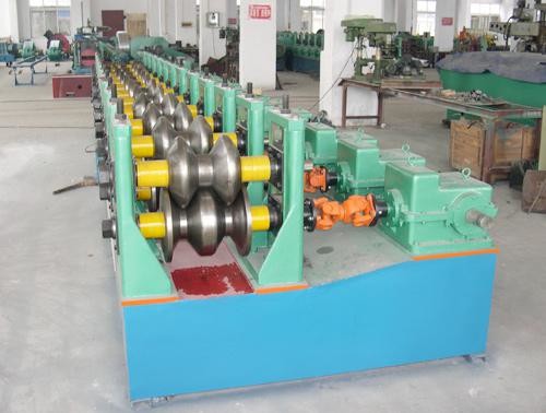 15M/min 25mm Galvanized Steel Guardrail Roll Forming Machine 380V 7.5Kw Hydraulic Color Customized