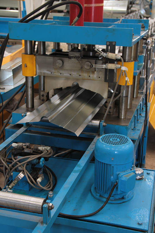4KW Colored Glaze Steel Ridge Cap Roll Forming Equipment 3.0T 300 H-High Grade Steel