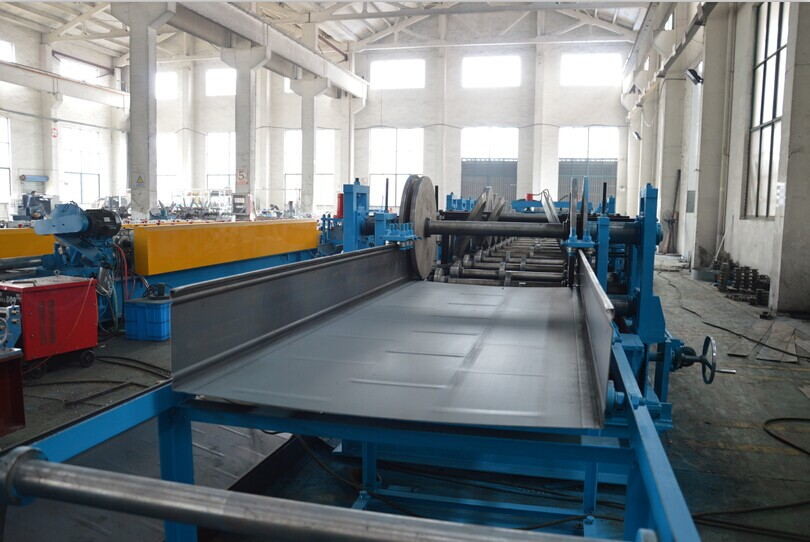 1.5 - 2.0mm Thickness Slotted Cable Tray Making Machine With 20 Stations