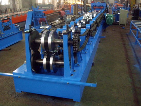 15-20 MPa Hydraulic Pressure C Z Purlins Rolling Machine With Chain Transmission