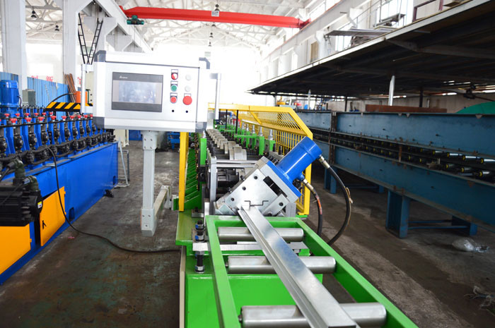 5.5 KW Main Motor Omega Stud And Track Roll Forming Machine With 13 Stations