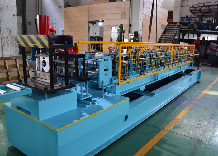 Automatic Change Size CZ Purlin Roll Forming Machine For Making Steel Frame House