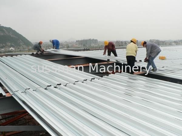 Construction Steel Floor Deck Roll Forming Machine 0.8 - 1.2mm Thickness