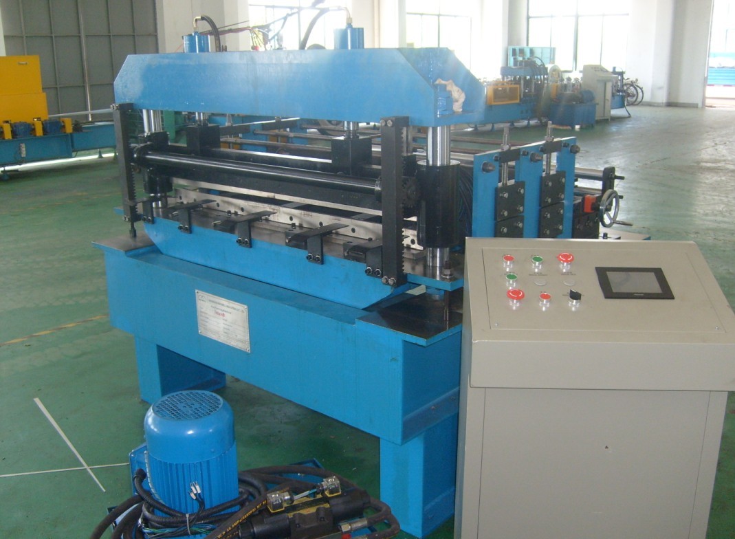 11Kw Motor Power  Cut to length Line Steel Slitting Machine High Speed Carbon Steel  Thickness 0.25 - 1.2mm